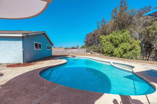 587 Augusta Dr., San Marcos, CA 92069