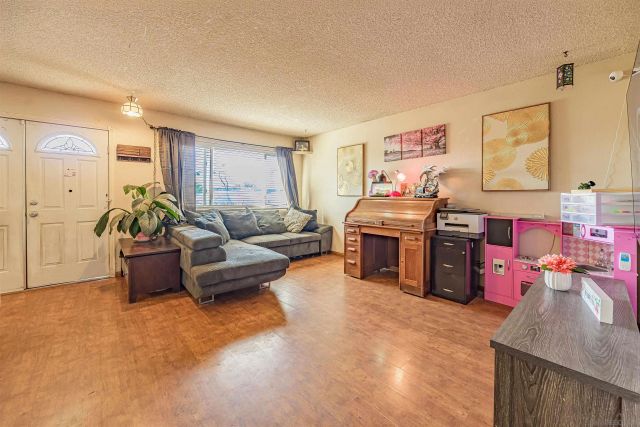 587 Augusta Dr., San Marcos, CA 92069