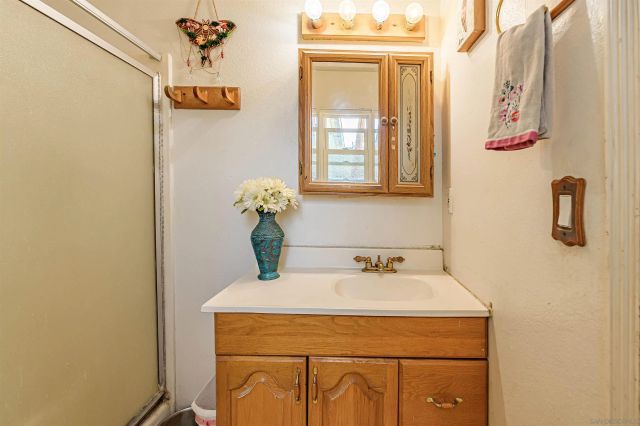 587 Augusta Dr., San Marcos, CA 92069