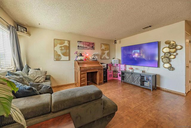 587 Augusta Dr., San Marcos, CA 92069