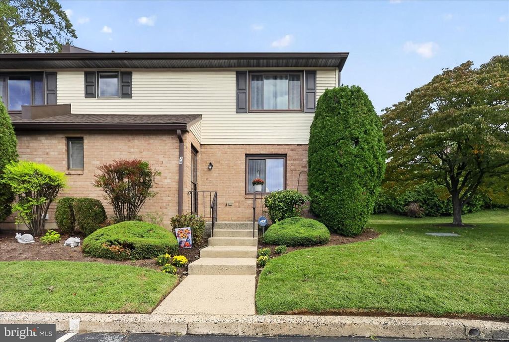 1747 W CHESTER PIKE #24, Havertown, PA 19083 — exterior