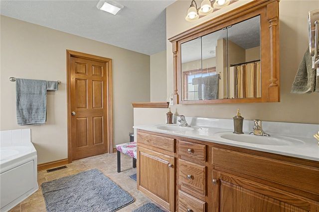 932 Shaftsbury Road, Troy, OH 45373
