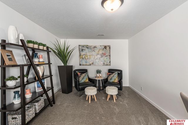 6509 N 168 Avenue, Omaha, NE 68116