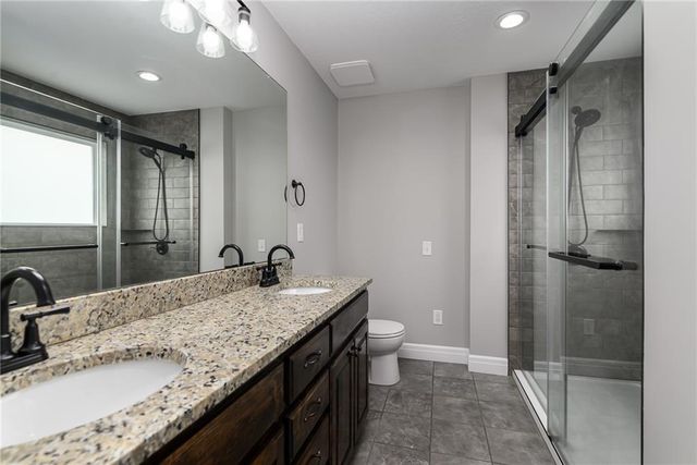 15418 Meyer Drive, Basehor, KS 66007
