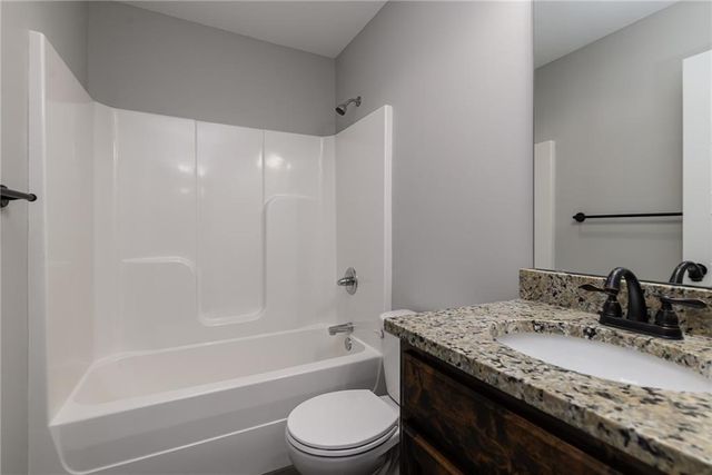 15418 Meyer Drive, Basehor, KS 66007