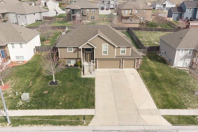 15418 Meyer Drive, Basehor, KS 66007
