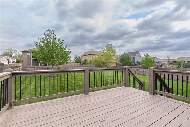 15418 Meyer Drive, Basehor, KS 66007