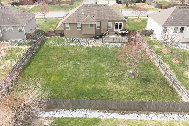 15418 Meyer Drive, Basehor, KS 66007