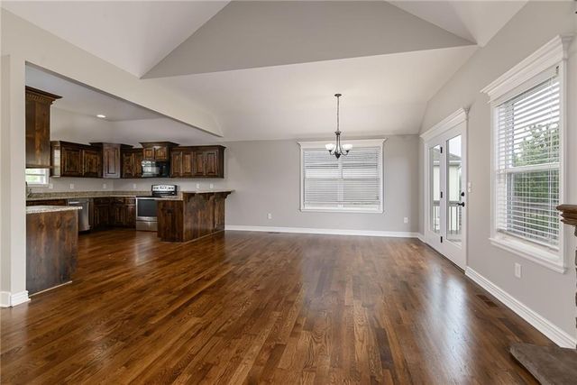 15418 Meyer Drive, Basehor, KS 66007