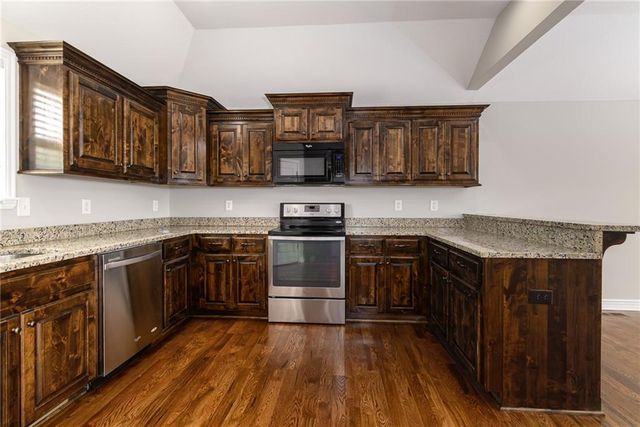 15418 Meyer Drive, Basehor, KS 66007