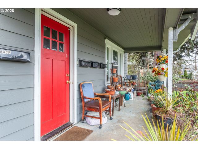 1385 HINES St, Salem, OR 97302