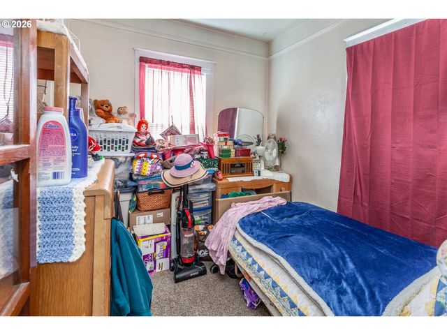 1385 HINES St, Salem, OR 97302