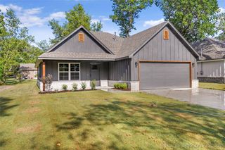 819 S Wood Street, Pryor, OK 74361