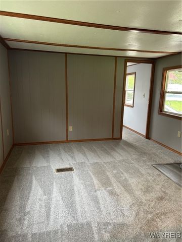 73 Andrus Circle, Hanover, NY 14136