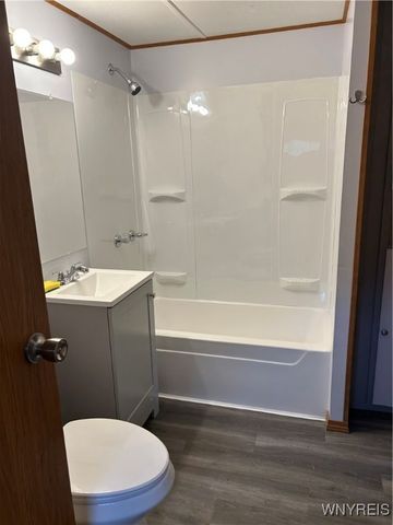 73 Andrus Circle, Hanover, NY 14136