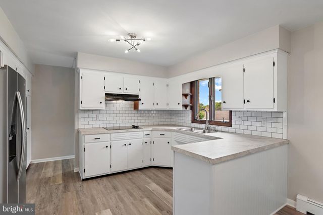 136 PAUL ST, Hanover, PA 17331