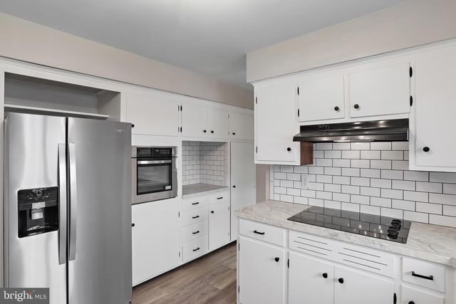 136 PAUL ST, Hanover, PA 17331