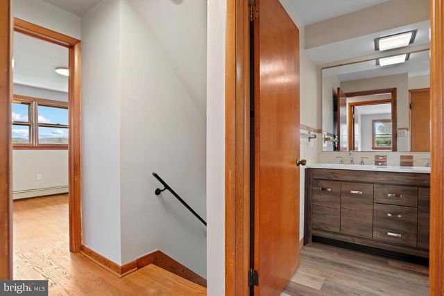 136 PAUL ST, Hanover, PA 17331