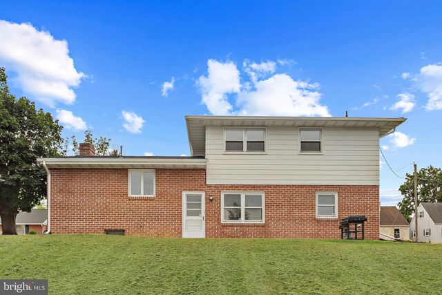 136 PAUL ST, Hanover, PA 17331