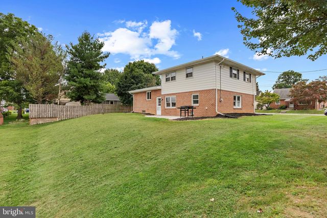 136 PAUL ST, Hanover, PA 17331