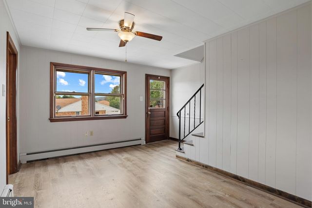 136 PAUL ST, Hanover, PA 17331