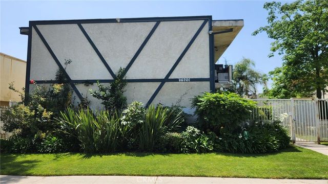 17920 Schoenborn Street, Northridge, CA 91325