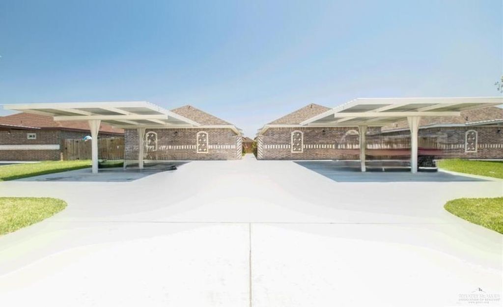 1012 W La Pointe Avenue, Alton, TX 78573