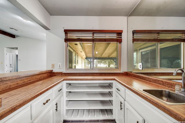 2818 Oak Leigh, San Antonio, TX 78232