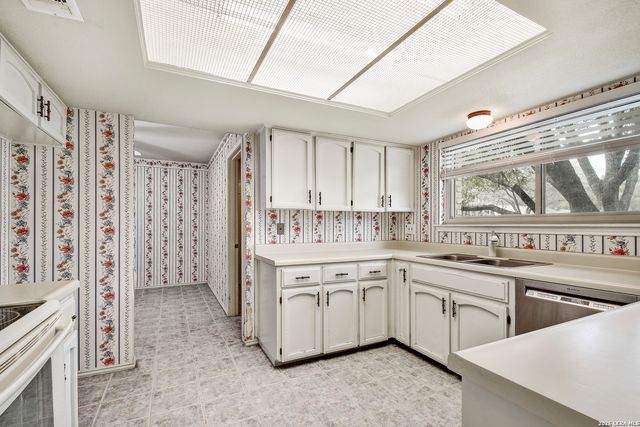 2818 Oak Leigh, San Antonio, TX 78232