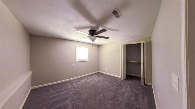 1000 S Trail Ridge Drive E, Independence, MO 64050