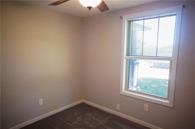 1000 S Trail Ridge Drive E, Independence, MO 64050