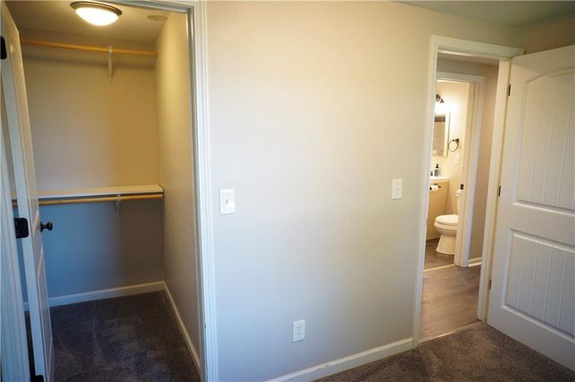 1000 S Trail Ridge Drive E, Independence, MO 64050