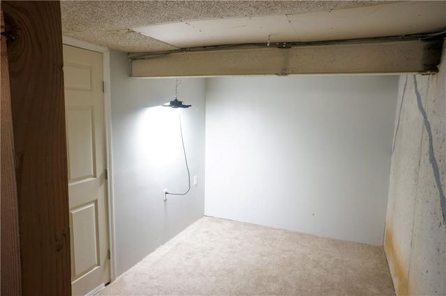 1000 S Trail Ridge Drive E, Independence, MO 64050