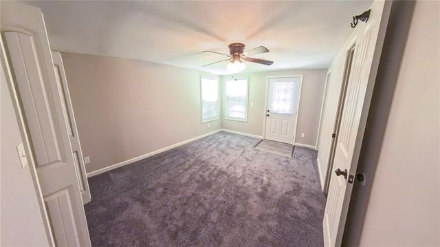 1000 S Trail Ridge Drive E, Independence, MO 64050