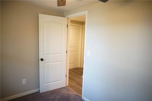 1000 S Trail Ridge Drive E, Independence, MO 64050