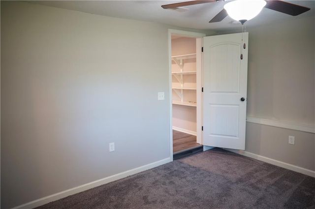 1000 S Trail Ridge Drive E, Independence, MO 64050