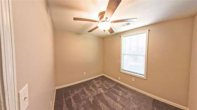 1000 S Trail Ridge Drive E, Independence, MO 64050