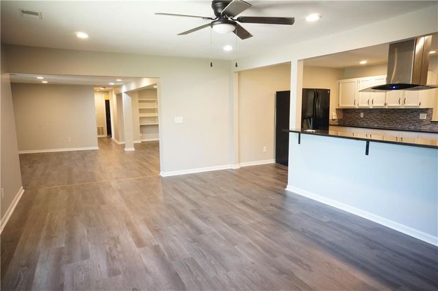 1000 S Trail Ridge Drive E, Independence, MO 64050