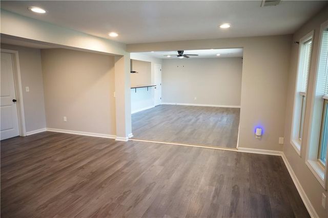 1000 S Trail Ridge Drive E, Independence, MO 64050