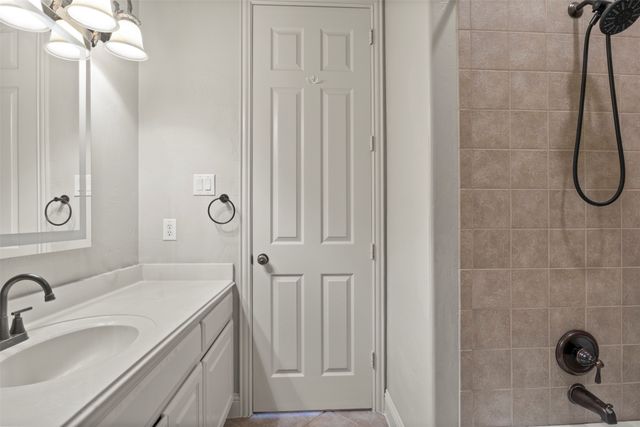 6811 San Fernando, Irving, TX 75039