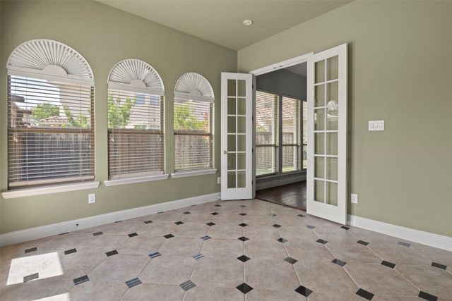 6811 San Fernando, Irving, TX 75039
