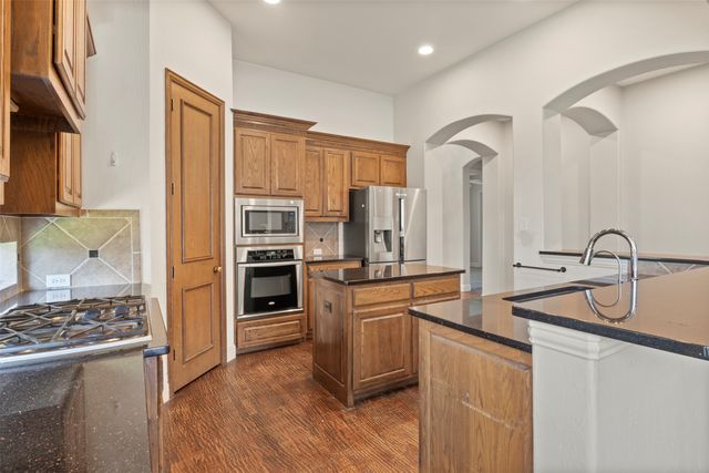 6811 San Fernando, Irving, TX 75039