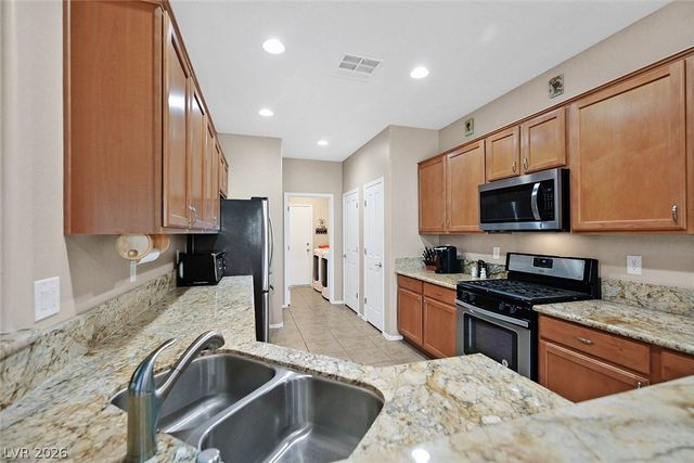 7525 Lintwhite Street, North Las Vegas, NV 89084