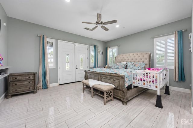 613 S Sterling Road, Bakersfield, CA 93307