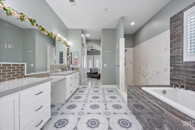 613 S Sterling Road, Bakersfield, CA 93307