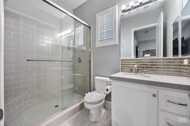 613 S Sterling Road, Bakersfield, CA 93307