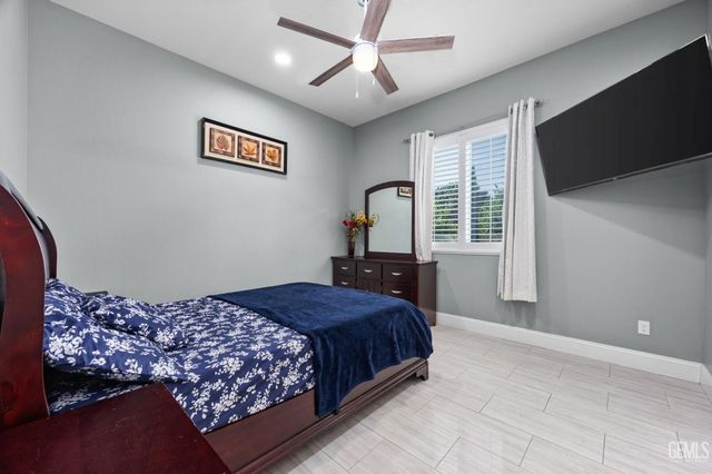 613 S Sterling Road, Bakersfield, CA 93307