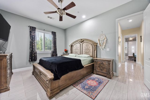 613 S Sterling Road, Bakersfield, CA 93307