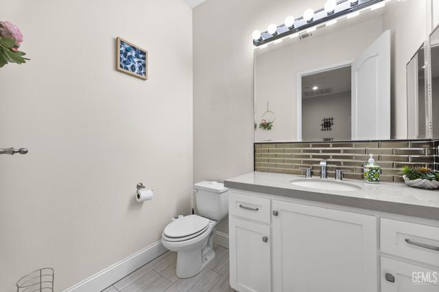 613 S Sterling Road, Bakersfield, CA 93307