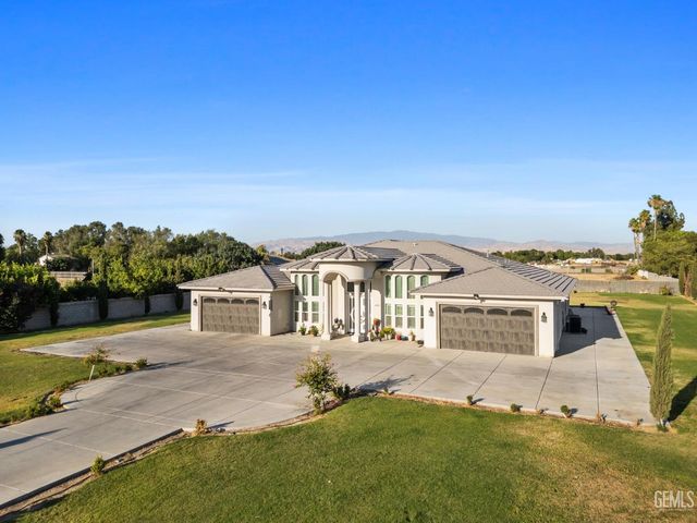 613 S Sterling Road, Bakersfield, CA 93307